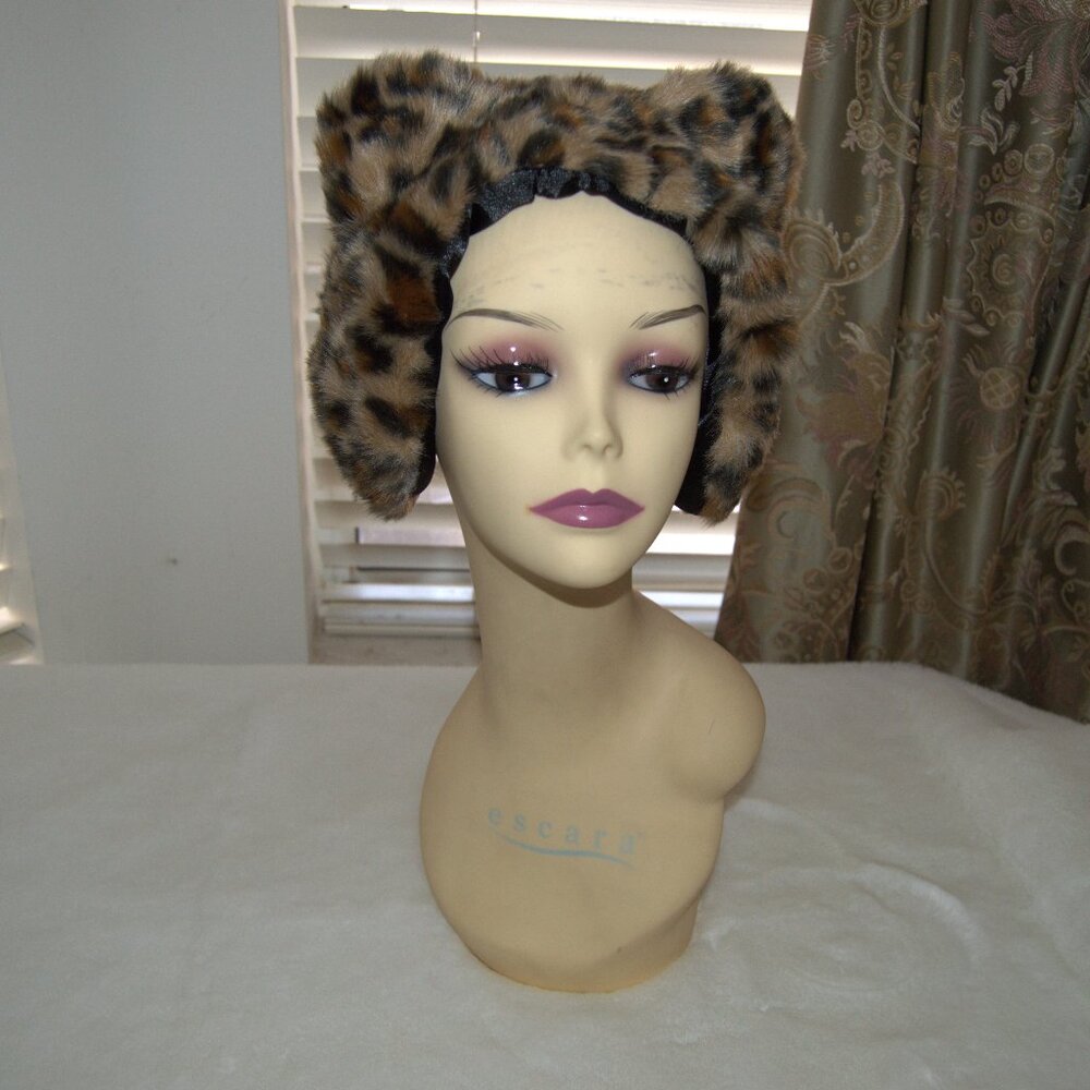 Fake fur earmuffs